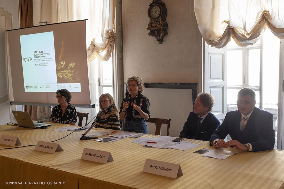 _DSF4674.jpg - 17/09/2019. Torino. Atelier. Torino Artefice di eleganza.questo il tema dell'edizione 2019 di Iconica. Quattro giorni di appuntamenti, incontri a tema, mostre, laboratori e lâ€™esibizione teatrale Corpi - Live perrformance messa in scena da Casa Fools-Teatro Vanchiglia. Eventi che ruoteranno intorno agli abiti e agli accessori creati dalle piÃ¹ famose sartorie e modiste torinesi negli anni 1950-80. Nella foto il tavolo dei relatori della conferenza stampa con Francesca Lorenzoni, Luisa Papotti, Monica Bruno, Alberto Sacco, Paolo Ceroni,