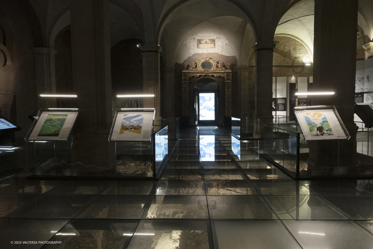 _DSF7270.jpg - 12/07/2023. Torino. La mostra si propone di offrire al pubblico un'esperienza coinvolgente e interattiva, permettendo di scoprire la bellezza e la ricchezza dei luoghi attraversati dalla Via Francigena con particolare attenzione ai cammini sindonici del Piemonte. Nella foto parte dell'allestimento della mostra