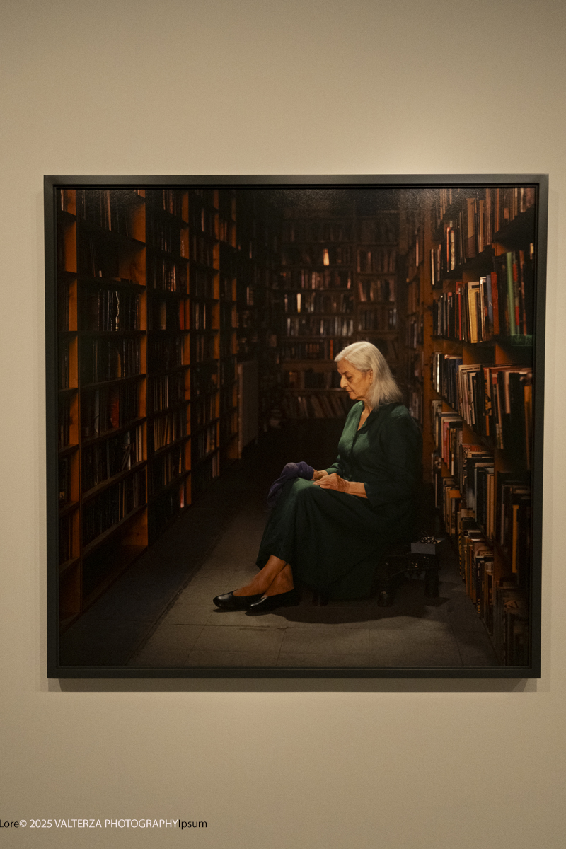 _DSF2686.jpg - 09/10/2025. Torino.  Gallerie d'Italia. Aperta la nuova mostra “JEFF WALL. PHOTOGRAPHS�, dedicata a uno dei più significativi e influenti artisti fotografici contemporanei. Nella foto opera Manquette for a monumeent to the contemplation