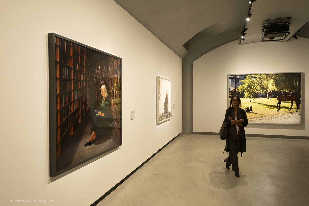 _DSF2689.jpg - 09/10/2025. Torino.  Gallerie d'Italia. Aperta la nuova mostra â€œJEFF WALL. PHOTOGRAPHSâ€�, dedicata a uno dei piÃ¹ significativi e influenti artisti fotografici contemporanei. Nella foto parte dell'allestimento della mostra