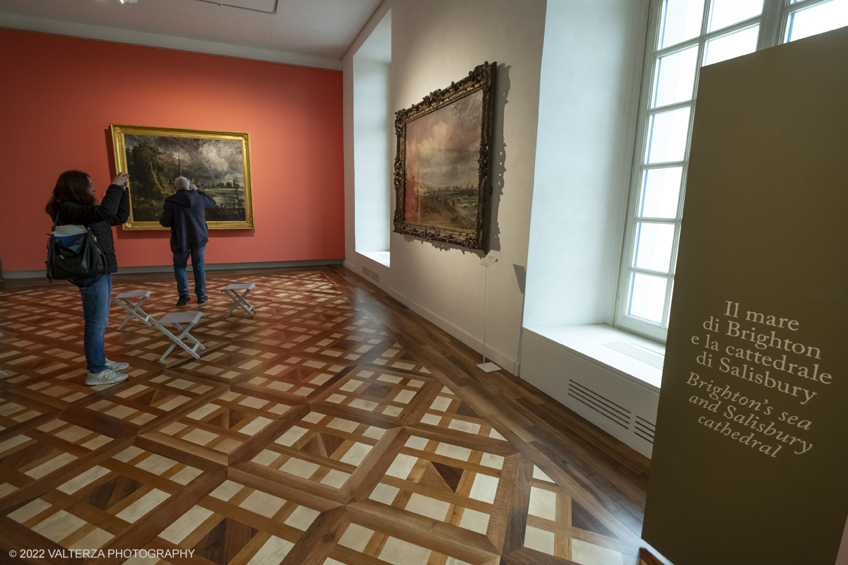 _DSF4281.jpg - 24/10/2022 .Torino. Per la prima volta in Italia una mostra dedicata al celebre artista John Constable: oltre cinquanta opere, provenienti dalla Tate UK, ripercorrono cronologicamente la vicenda artistica del pittore, tra i massimi esponenti della pittura romantica inglese. Nella foto in visita alla mostra