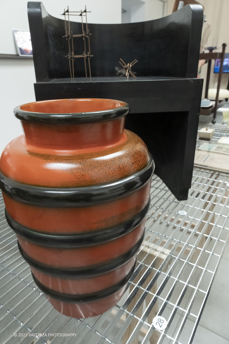 _DSF6302.jpg - 23/03/2023. Torino. Lâ€™esposizione Ã¨ parte del primo episodio di â€œArchivi dâ€™Affettoâ€�, un progetto volto a riscoprire e dare nuovo valore a grandi progettisti torinesi e a esperienze artistico-culturali spesso poco note al grande pubblico. Nella foto Nikolay Diulgheroff, vaso in ceramica per MGA, 1930