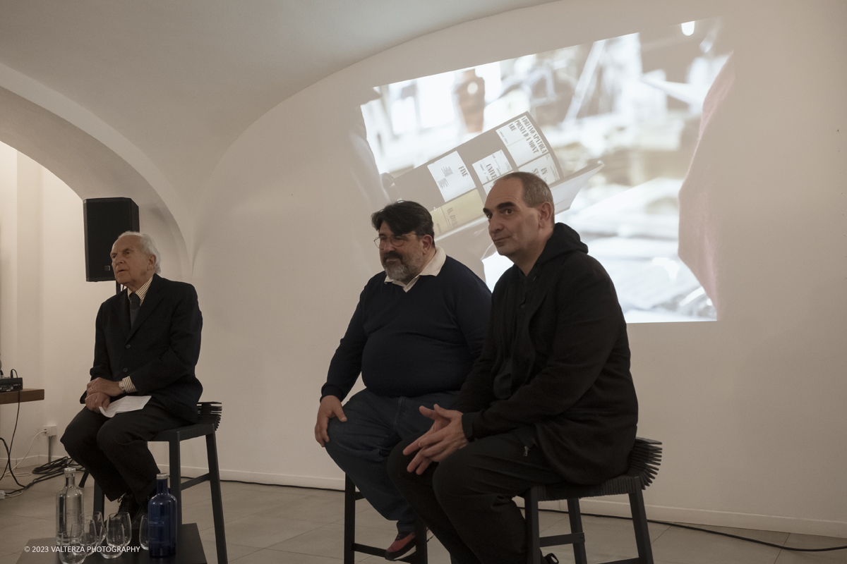 _DSF6395.jpg - 23/03/2023. Torino. Lâ€™esposizione Ã¨ parte del primo episodio di â€œArchivi dâ€™Affettoâ€�, un progetto volto a riscoprire e dare nuovo valore a grandi progettisti torinesi e a esperienze artistico-culturali spesso poco note al grande pubblico. Nella foto i relatori della ceerrimonia di presentazione della mostra Gianfranco CavagliÃ ,  Maurizio Cilli e Stefano Mirti