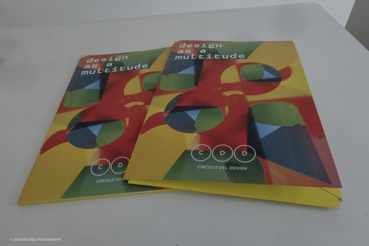 _DSF6463.jpg - 23/03/2023. Torino. Lâ€™esposizione Ã¨ parte del primo episodio di â€œArchivi dâ€™Affettoâ€�, un progetto volto a riscoprire e dare nuovo valore a grandi progettisti torinesi e a esperienze artistico-culturali spesso poco note al grande pubblico. Nella foto la cartella stampa dell'evento