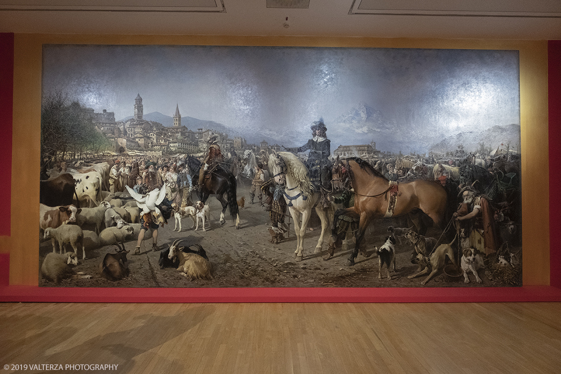 _DSF1136.jpg - 18-12-2019. Torino. La riscoperta della "Fiera di Saluzzo"  di Carlo Pittara. La maestosa opera presentata nel 1880 alla IV Esposizione Nazionale di Belle Arti di Torino, che rievoca una fiera seicentesca con animali, ambientata poco fuori le mura di Saluzzo, dalle dimensioni monumentali: 4,08 metri di altezza per 8,11 metri di larghezza. Nella foto Carlo Pittara, La Fiera di Saluzzo, ( sec. XVII)