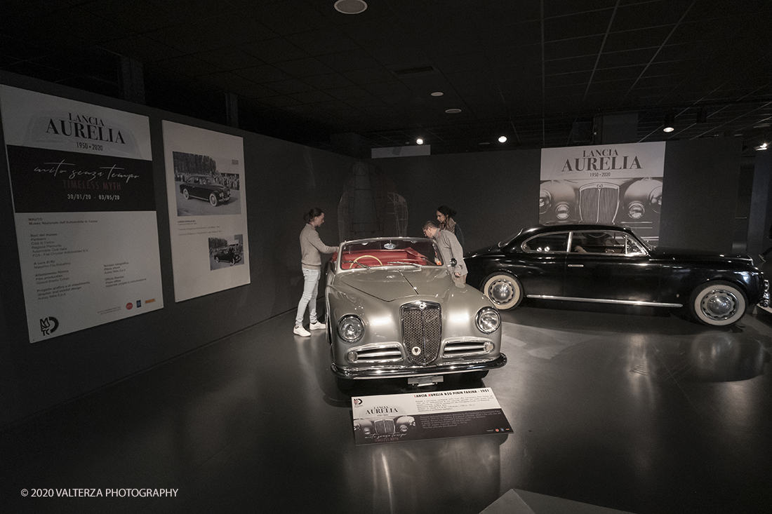 _DSF1411.jpg - 30/01/2020. Torino: Al Mauto una mostra dedicata ai 70 anni del mito torinese Lancia Aurelia.Il Museo Nazionale dellâ€™Automobile di Torino ha inaugurato la mostra "LANCIA AURELIA 1950 â€“ 2020. MITO SENZA TEMPO", uno straordinario percorso espositivo, che racconta, con il contributo di 18 esemplari dâ€™eccezione â€“ di serie e fuoriserie â€“ lâ€™evoluzione del modello presentato per la prima volta al pubblico proprio a Torino nel 1950.â€œ Nella foto un momento della visita.