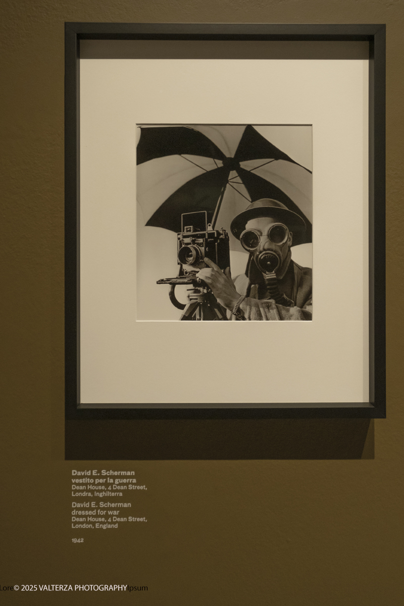 _DSF2103.jpg - 30/09/2025. Torino.  Un viaggio in 160 immagini, tutte provenienti dai Lee Miller Archives, per riscoprire gli infiniti sguardi della straordinaria fotografa americana. Nella foto David E, Sherman in tenuta da guerra. Londra, 1942