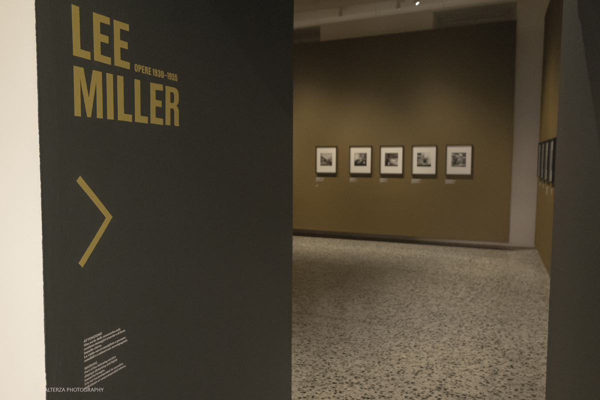 _DSF2180.jpg - 30/09/2025. Torino.  Un viaggio in 160 immagini, tutte provenienti dai Lee Miller Archives, per riscoprire gli infiniti sguardi della straordinaria fotografa americana. Nella foto parte dell'allestimento della mostra