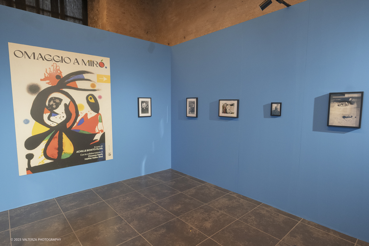_DSF7875.jpg - 27/10/2023. Torino.  Mostra antologica dedicata allâ€™artista catalano MirÃ². A quarantâ€™anni dalla sua scomparsa lâ€™esposizione, che comprende quasi 200 opere, celebra la sua prolifica arte improntata alla joie de vivre con una raccolta di opere datate 1924 - 1981, la maggior parte delle quali mai esposte al pubblico. In mostra al Mastio della Cittadella dal 28 ottobre a 14 gennaio. Nella foto Joan MirÃ³ la sala iniziale della mostra