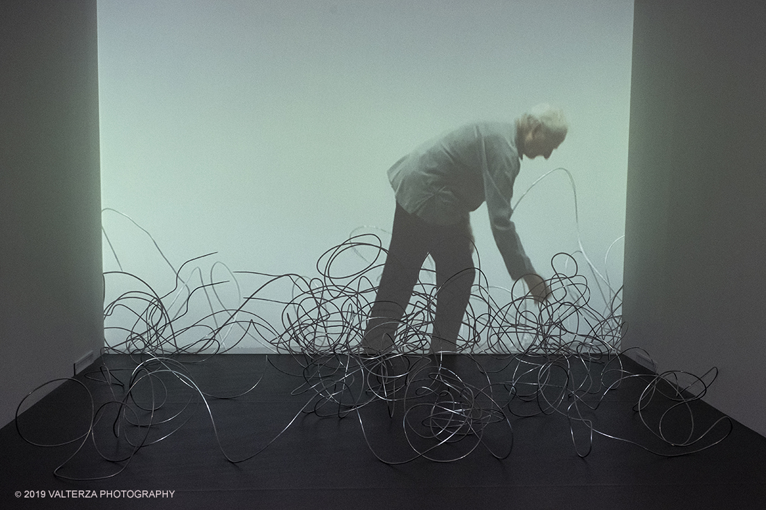 _DSF5189.jpg - 18-09-2019- Torino. La mostra antologica racconta 55 anni del lavoro di Paolo Icaro, DAL 1964 al 2019, compendiati in una cinquantina di opere, alcune realizzate appositamente per l'esposizione. Nella foto l'opera Per non finire