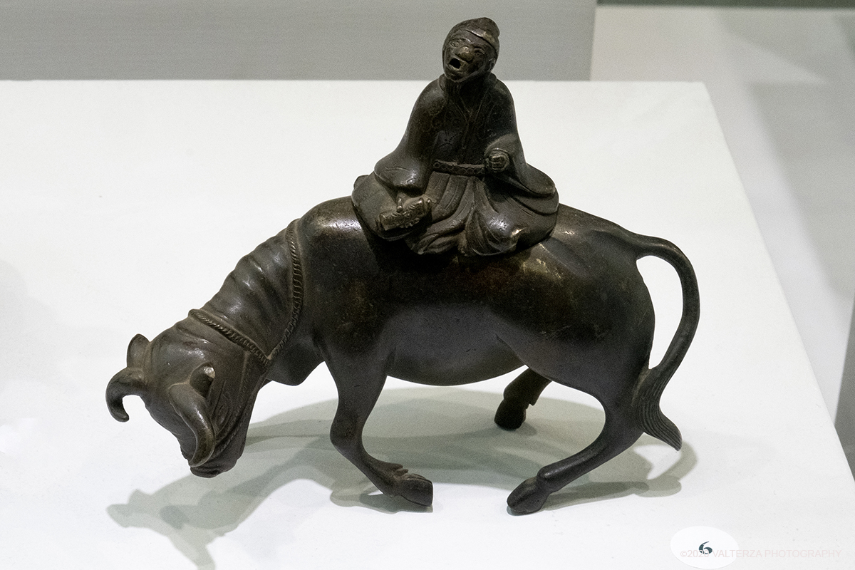 _DSF4349.jpg - 10/09/2020. Torino Musei Reali. Per Fumum Ã¨ alla sua terza edizione. Questâ€™anno la rassegna si apre con la mostra INCÄ’NSUM, lâ€™evento Per Fumum da tre anni a questa parte Ã¨ diventato un punto di riferimento per tutti coloro che coltivano la passione o si avvicinano interessati al tema del profumo. La mostra IncÄ“nsum ospita come special guest una materia prima meravigliosa ed estremamente evocativa, il franchincenso o lacrime degli Dei. Nella foto incensiere.