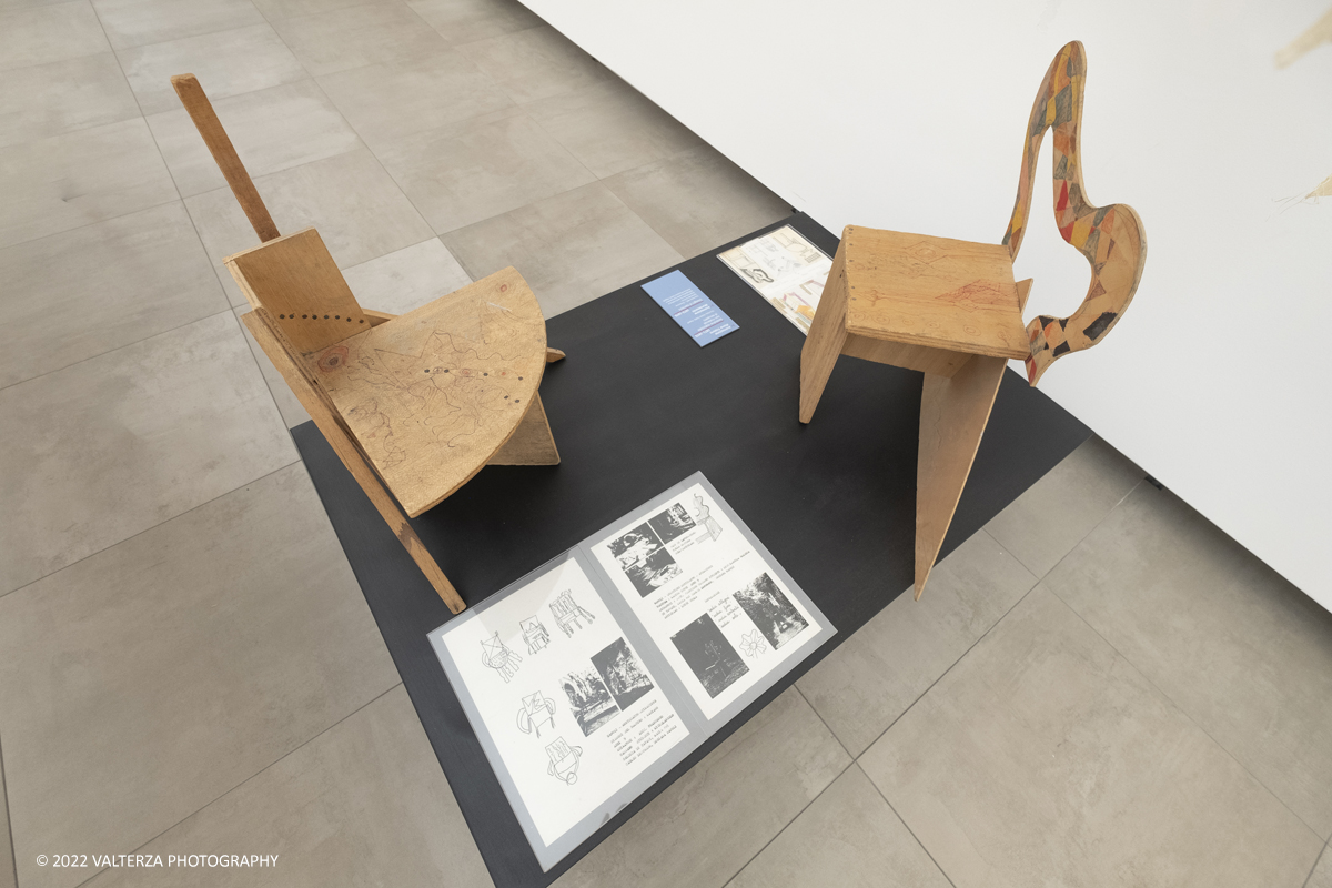 _DSF8828-2.jpg - 04/05/2022. Torino. Al circolo del Design Riccardo Dalisi e la Partecipazione come progetto. Nella foto sedioline realizzate con materiale di rcupero