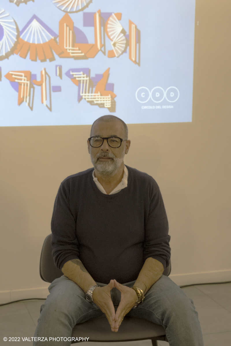 _DSF8957.jpg - 04/05/2022. Torino. Al circolo del Design Riccardo Dalisi e la Partecipazione come progetto. Nella foto l'intervento del curatore Luca Beatrice alla conferenza di presentazione della mostra