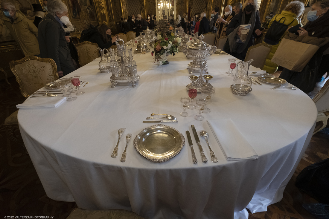 _DSF7051.jpg - 15/03/2022. Torino. Tour delle tavole apparecchiate di Palazzo Reale in occasione del nuovo allestimento della Sala da pranzo che resterÃ  aperta al pubblico dal 17 Marzo al 17 Luglio. Nella foto la nuova mise en place Ã¨ incentrata sul fastoso corredo da tavolo in argento realizzato a Parigi per il Re carlo Alberto da Charles-Nicolas Odiot nel 1833 e impreziosita da cristalli e porcellane dei Musei Reali.