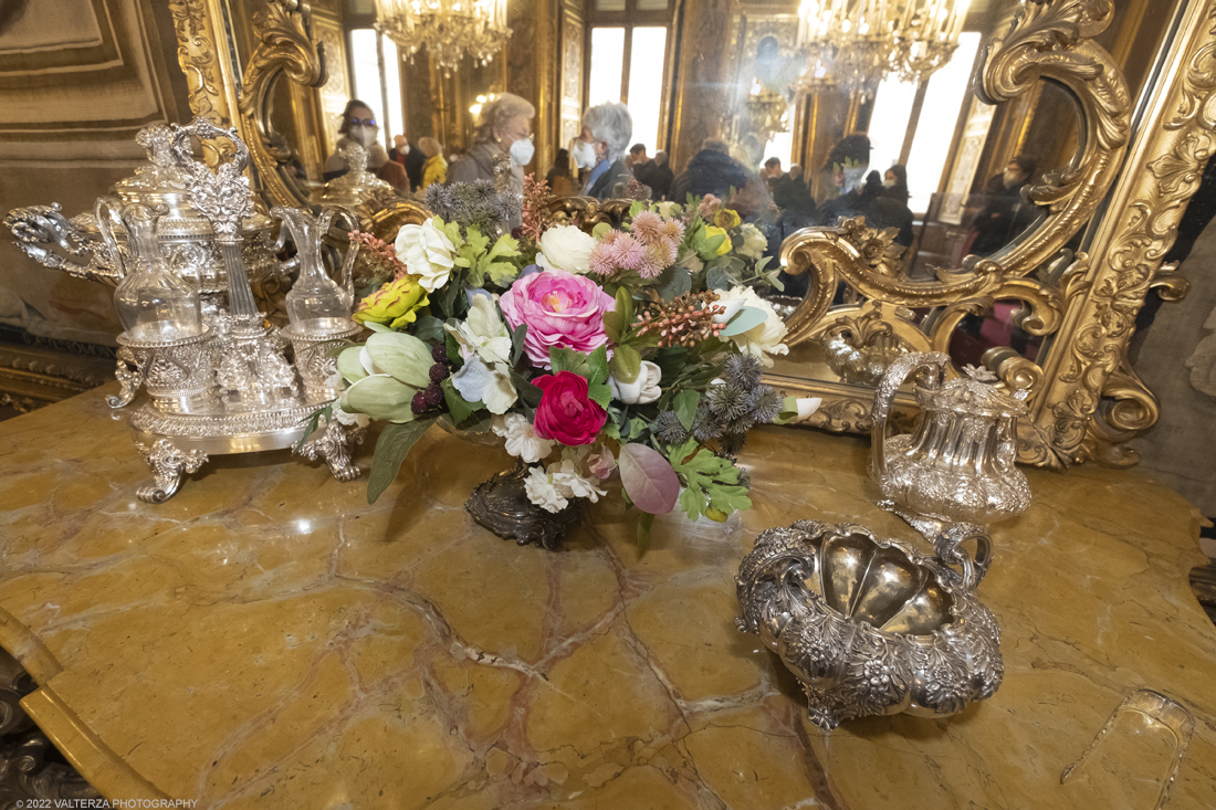 _DSF7070.jpg - 15/03/2022. Torino. Tour delle tavole apparecchiate di Palazzo Reale in occasione del nuovo allestimento della Sala da pranzo che resterÃ  aperta al pubblico dal 17 Marzo al 17 Luglio. Nella foto altri pezzi dei totali 164 in prestito temporaneo dal Palazzo del Quirinale sono esposti ai lati della tavola apparecchiata.