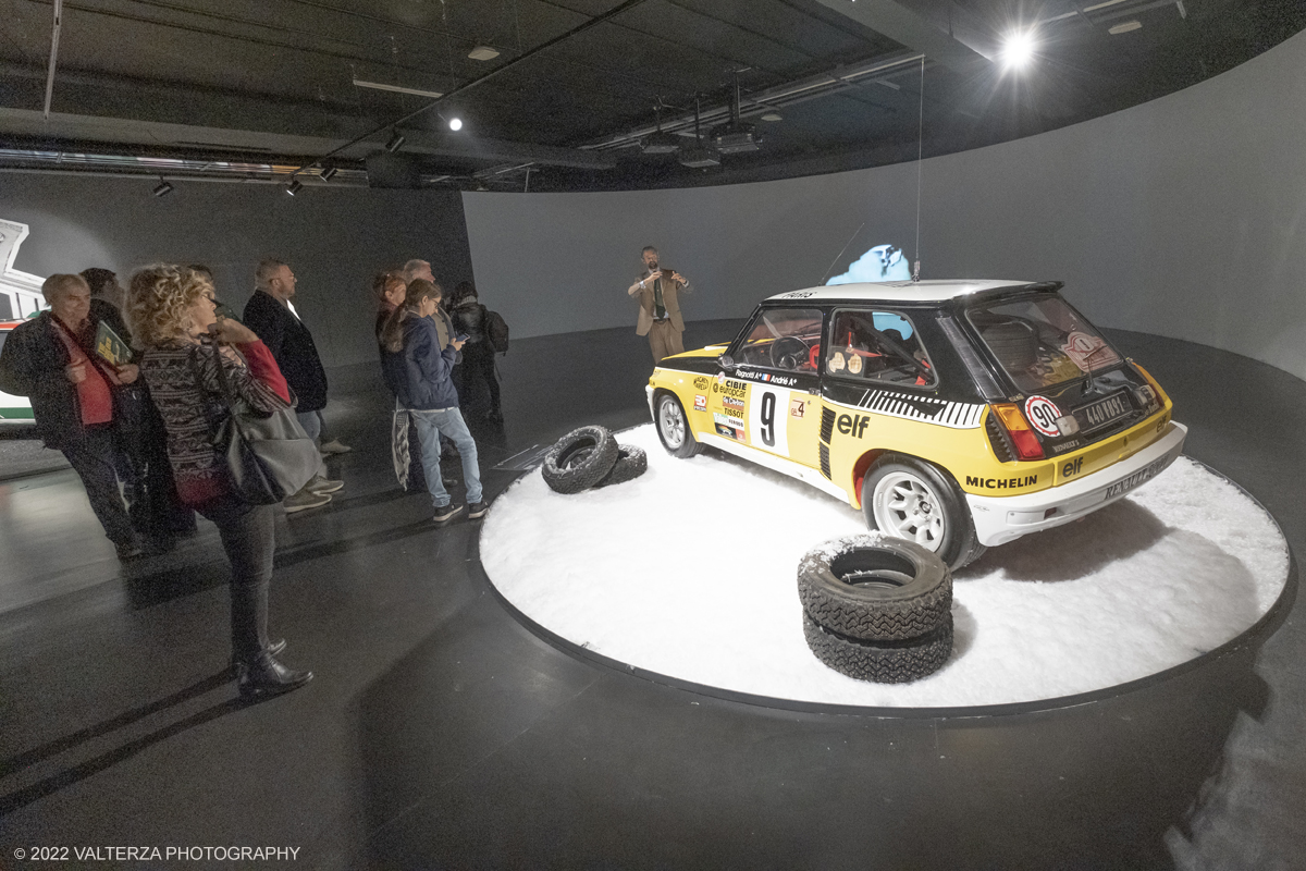 _DSF4953.jpg - 26/10/2022. Torino. Si Ã¨ inaugurata al Mauto The Golden Age Of Rally, viaggio nellâ€™epoca dâ€™oro di questa disciplina sportiva attraverso un'esposizione inedita nel panorama internazionale, che porta per la prima volta in mostra, dal 27 ottobre 2022 al 2 maggio 2023, una delle collezioni piÃ¹ importanti al mondo, quella della Fondazione Gino Macaluso per lâ€™Auto Storica. Nella foto visita alla mostra guidata dal curatore Stefano Macaluso