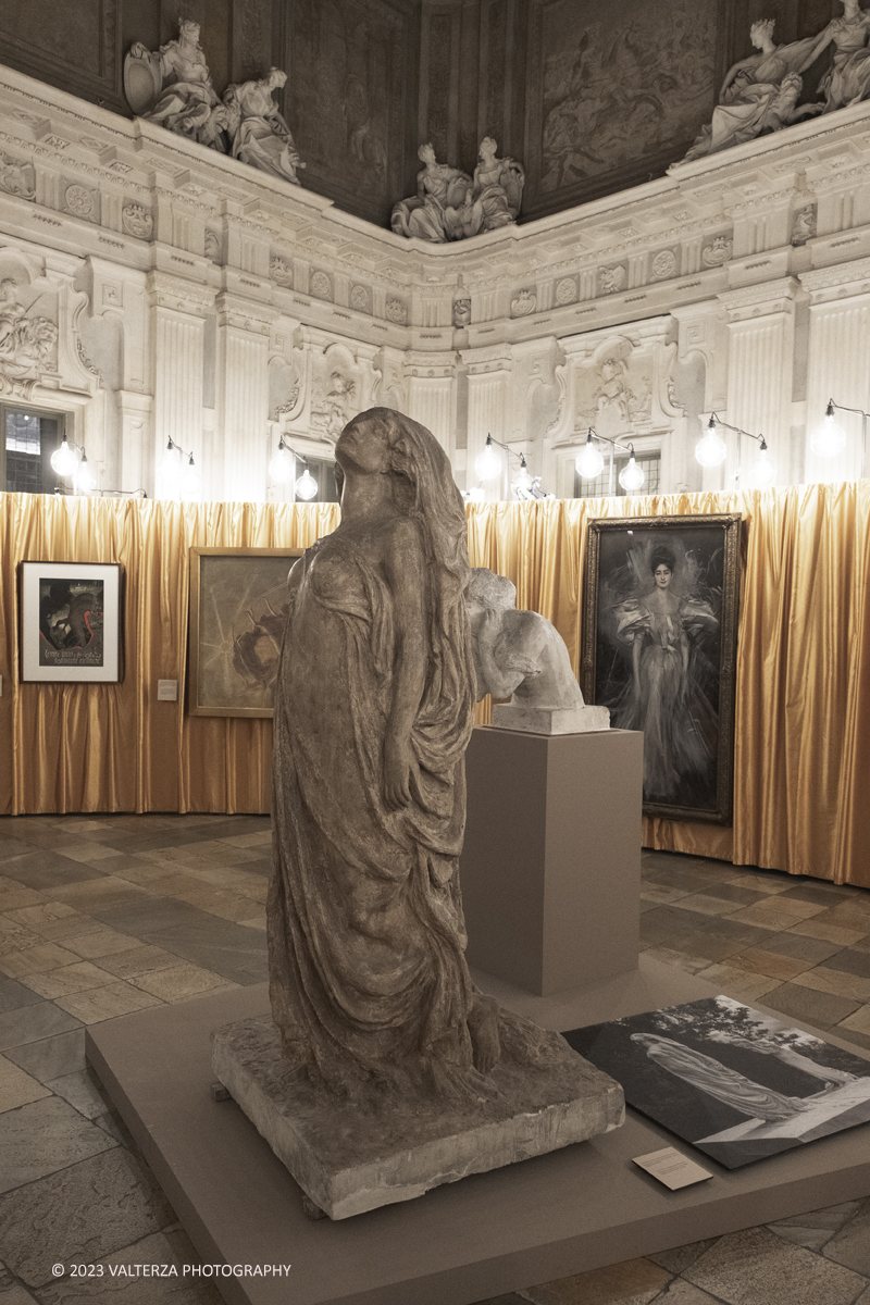 _DSF2259.jpg - 25/10/2023. Torino. Palazzo Madama â€“ Museo Civico dâ€™Arte Antica di Torino presenta, da giovedÃ¬ 26 ottobre 2023 a lunedÃ¬ 10 giugno 2024. Lâ€™esposizione racconta con un centinaio di opere il fondamentale ruolo di Torino per lâ€™affermarsi del Liberty. Si tratta di unâ€™operazione focale per lâ€™ingresso di Torino nel RANN di Bruxelles e la sua candidatura a CittÃ  Patrimonio Mondiale UNESCO per il Liberty.Nella foto parte dell'allestimento della sala iniziale della mostra
