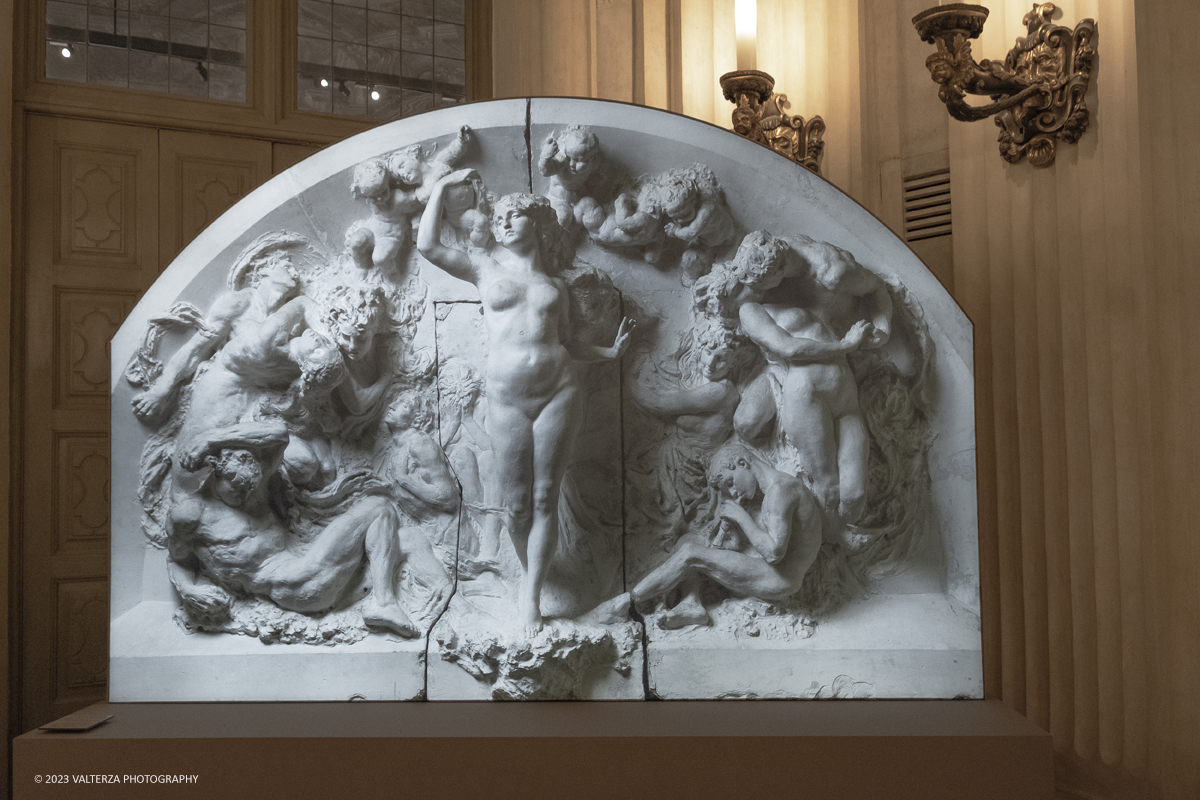 _DSF7767.jpg - 25/10/2023. Torino. Palazzo Madama â€“ Museo Civico dâ€™Arte Antica di Torino presenta, da giovedÃ¬ 26 ottobre 2023 a lunedÃ¬ 10 giugno 2024. Lâ€™esposizione racconta con un centinaio di opere il fondamentale ruolo di Torino per lâ€™affermarsi del Liberty. Si tratta di unâ€™operazione focale per lâ€™ingresso di Torino nel RANN di Bruxelles e la sua candidatura a CittÃ  Patrimonio Mondiale UNESCO per il Liberty.Nella foto Leonardo Bistolfi Bozzetto del Timpano - Teatro dell'Opera cittÃ  del Messico
