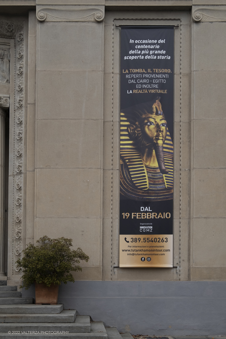 _DSF3979.jpg - 18/02/2022. Torino.Tutankhamon-viaggio verso l'eternitÃ  Ã¨ una mostra realizzata in occasione del centenario della scoperta della tomba, questo grazie alle circa cento riproduzioni dei reperti piÃ¹ importanti portati alla luce dall'archeologo Howard Carter nel 1922. Nella foto la sede della mostra alla Promotrice delle belle arti.