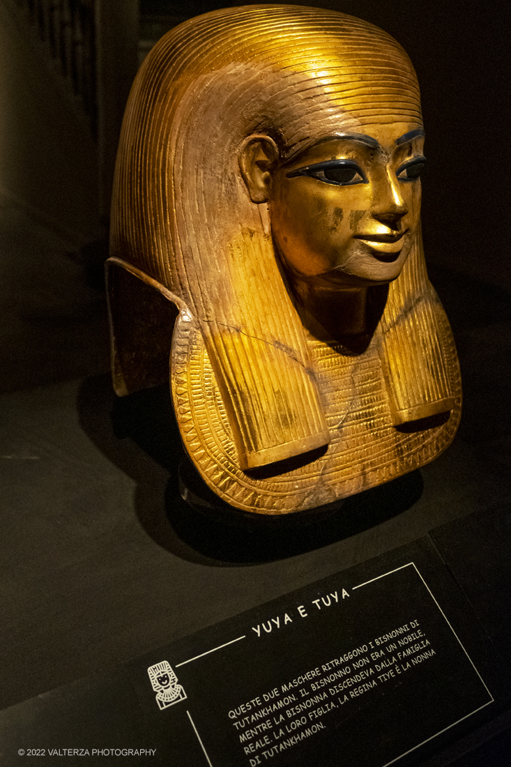 _DSF4021.jpg - 18/02/2022. Torino.Tutankhamon-viaggio verso l'eternitÃ  Ã¨ una mostra realizzata in occasione del centenario della scoperta della tomba, questo grazie alle circa cento riproduzioni dei reperti piÃ¹ importanti portati alla luce dall'archeologo Howard Carter nel 1922. Nella foto statua di Yuya bisnonno di Tutankhamon