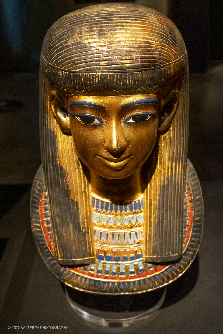_DSF4026.jpg - 18/02/2022. Torino.Tutankhamon-viaggio verso l'eternitÃ  Ã¨ una mostra realizzata in occasione del centenario della scoperta della tomba, questo grazie alle circa cento riproduzioni dei reperti piÃ¹ importanti portati alla luce dall'archeologo Howard Carter nel 1922. Nella foto statua di Tuya bisnonna di Tutankhamon