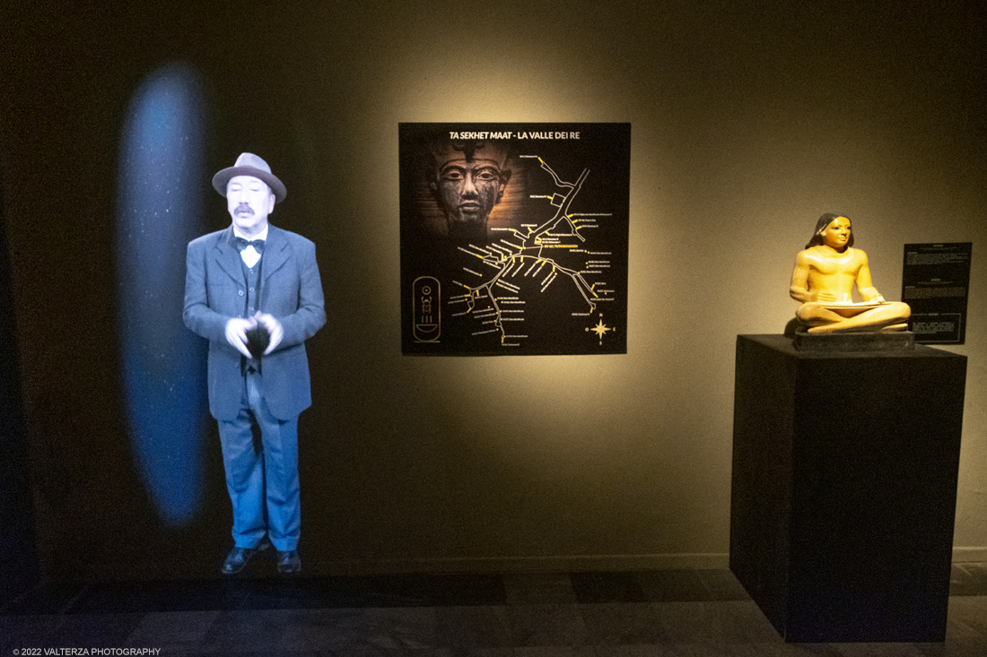 _DSF4036.jpg - 18/02/2022. Torino.Tutankhamon-viaggio verso l'eternitÃ  Ã¨ una mostra realizzata in occasione del centenario della scoperta della tomba, questo grazie alle circa cento riproduzioni dei reperti piÃ¹ importanti portati alla luce dall'archeologo Howard Carter nel 1922. Nella foto installazione con la mappa della valle dei Re dove venne scoperta la tomba
