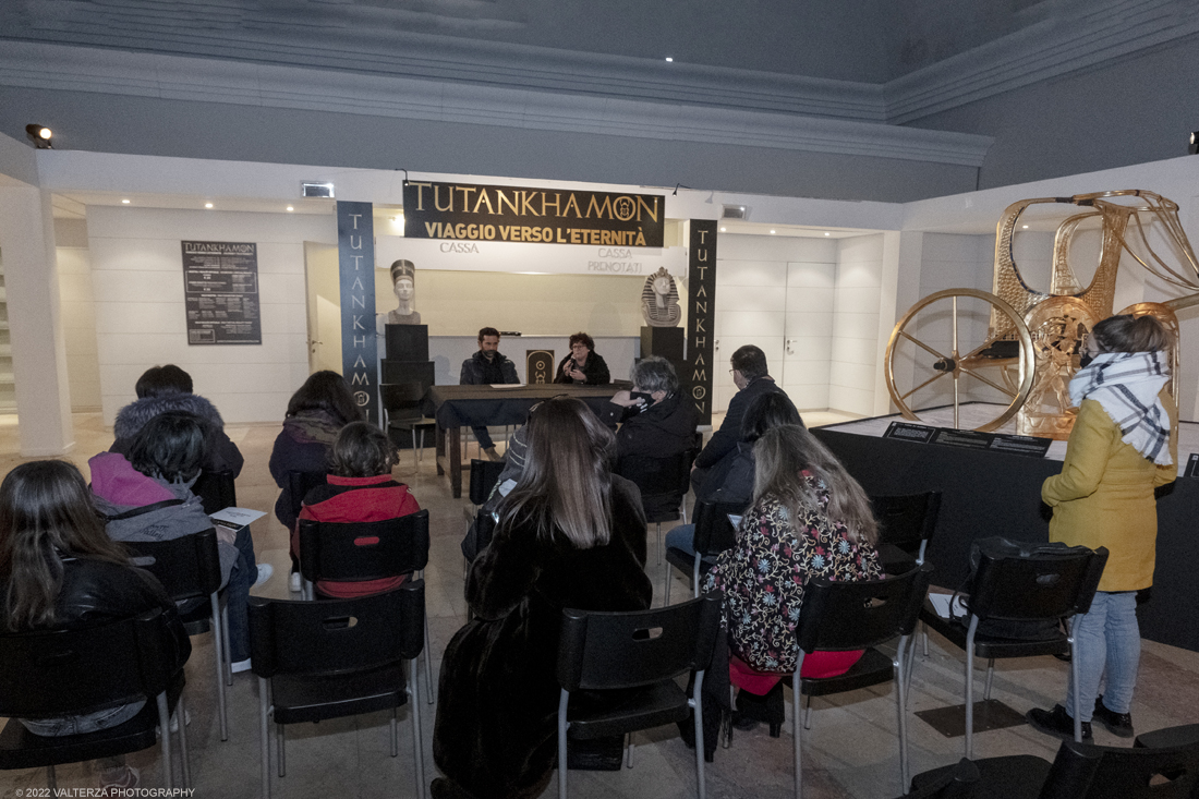 _DSF4407.jpg - 18/02/2022. Torino.Tutankhamon-viaggio verso l'eternitÃ  Ã¨ una mostra realizzata in occasione del centenario della scoperta della tomba, questo grazie alle circa cento riproduzioni dei reperti piÃ¹ importanti portati alla luce dall'archeologo Howard Carter nel 1922. Nella foto un momento della presentazione della mostra a cura del direttore Giacomo Cantini e della egittologa Clarissa Decembri