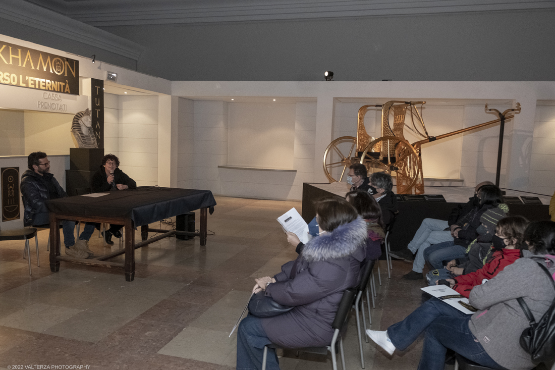_DSF4415.jpg - 18/02/2022. Torino.Tutankhamon-viaggio verso l'eternitÃ  Ã¨ una mostra realizzata in occasione del centenario della scoperta della tomba, questo grazie alle circa cento riproduzioni dei reperti piÃ¹ importanti portati alla luce dall'archeologo Howard Carter nel 1922. Nella foto un momento della presentazione della mostra a cura del direttore Giacomo Cantini e della egittologa Clarissa Decembri