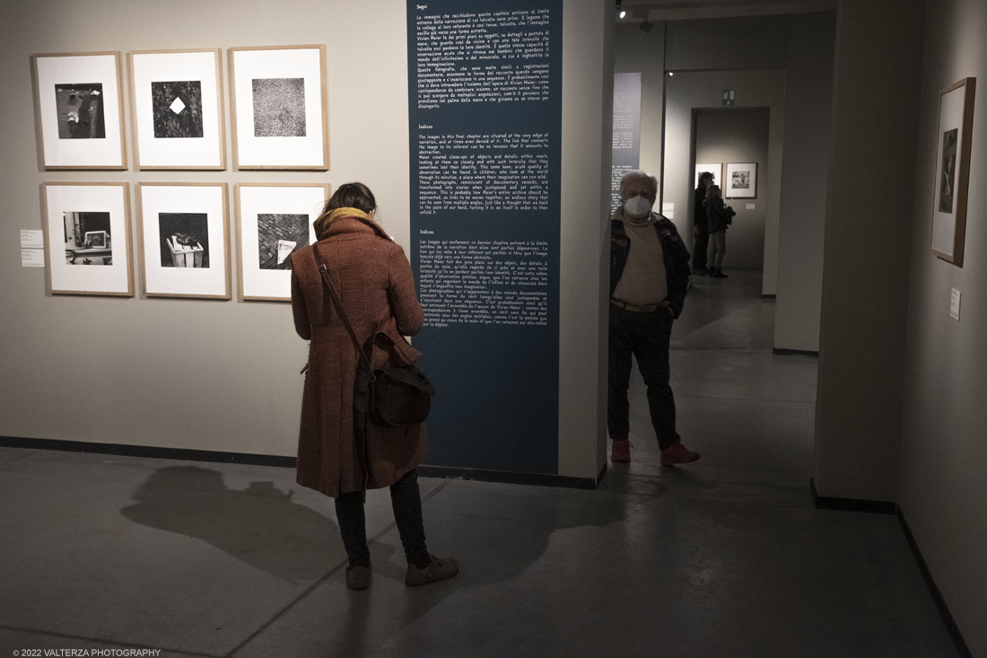 _DSF3502.jpg - 09/02/2022. Torino. Lâ€™esposizione si prefigge di raccontare aspetti sconosciuti o poco noti della misteriosa vicenda umana e artistica di Vivian Maier, approfondendo nuovi capitoli o proponendo lavori finora inediti, come la serie di scatti realizzati durante il suo viaggio in Italia, in particolare a Torino e Genova, nellâ€™estate del 1959. Nella foto parte dell'allestimeento della mostra