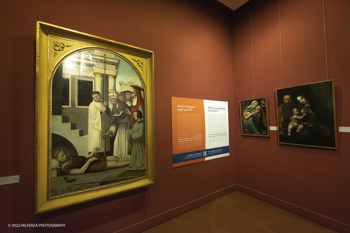 _DSF0144.jpg - 06/07/2022. Torino.  â€œvolti nel Voltoâ€� non Ã¨ solo una mostra,  si pone infatti lâ€™obiettivo di accogliere il pubblico nella dimensione di un laboratorio artistico, Ã¨ stato per questo possibile coinvolgere le migliori allieve e i migliori allievi dellâ€™Accademia nella realizzazione di dipinti on stage durante le visite alla mostra. Nella foto   parte dell'allestimento della mostra