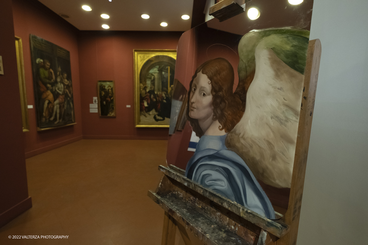 _DSF0156.jpg - 06/07/2022. Torino.  â€œvolti nel Voltoâ€� non Ã¨ solo una mostra,  si pone infatti lâ€™obiettivo di accogliere il pubblico nella dimensione di un laboratorio artistico, Ã¨ stato per questo possibile coinvolgere le migliori allieve e i migliori allievi dellâ€™Accademia nella realizzazione di dipinti on stage durante le visite alla mostra. Nella foto   parte dell'allestimento della mostra