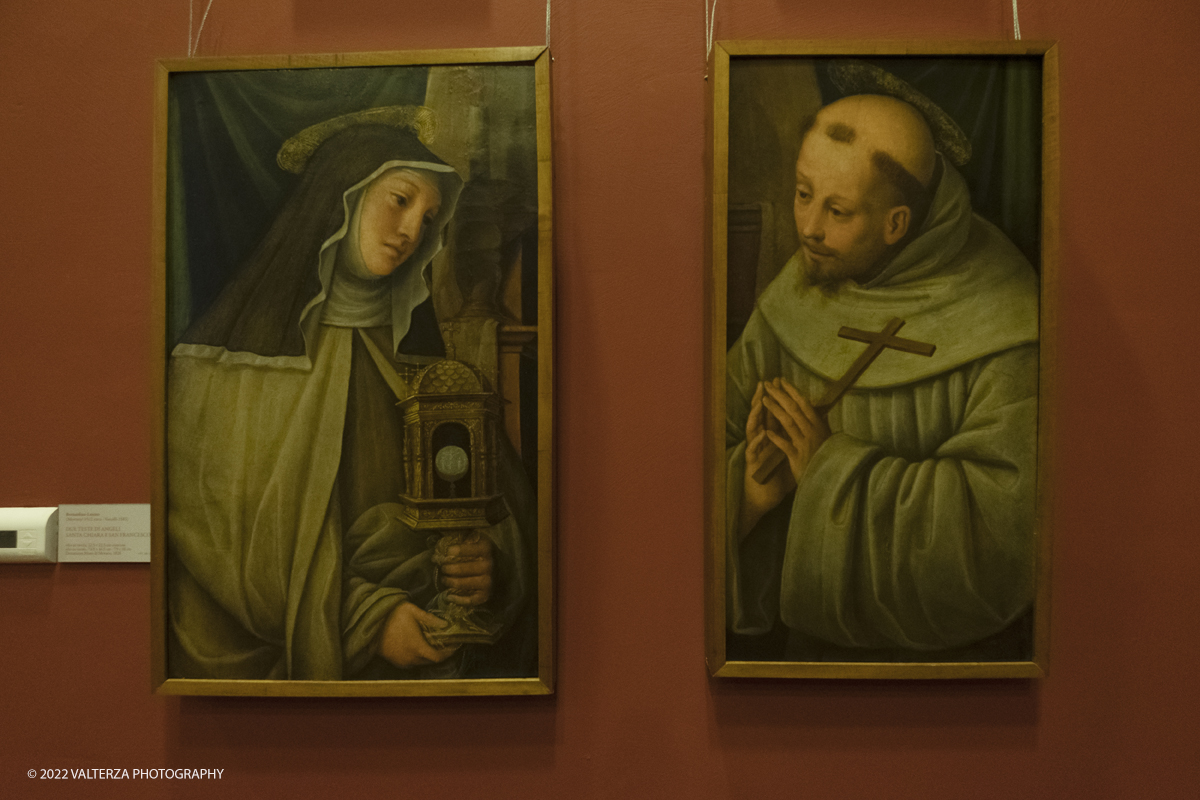 _DSF0160.jpg - 06/07/2022. Torino.  â€œvolti nel Voltoâ€� non Ã¨ solo una mostra,  si pone infatti lâ€™obiettivo di accogliere il pubblico nella dimensione di un laboratorio artistico, Ã¨ stato per questo possibile coinvolgere le migliori allieve e i migliori allievi dellâ€™Accademia nella realizzazione di dipinti on stage durante le visite alla mostra. Nella foto opere di Bernardino Lanino, due teste di angeli, Santa Chiara e San Francesco