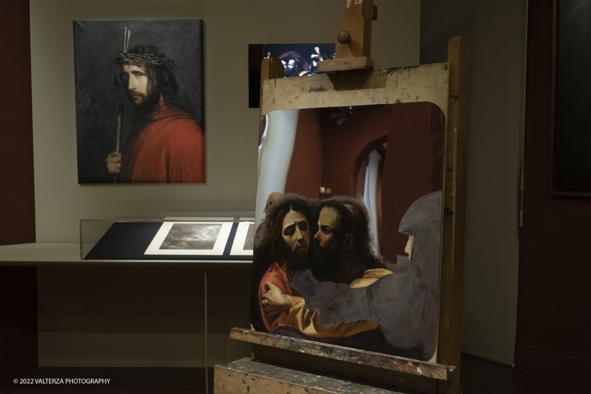 _DSF0195.jpg - 06/07/2022. Torino.  â€œvolti nel Voltoâ€� non Ã¨ solo una mostra,  si pone infatti lâ€™obiettivo di accogliere il pubblico nella dimensione di un laboratorio artistico, Ã¨ stato per questo possibile coinvolgere le migliori allieve e i migliori allievi dellâ€™Accademia nella realizzazione di dipinti on stage durante le visite alla mostra. Nella foto   parte dell'allestimento della mostra