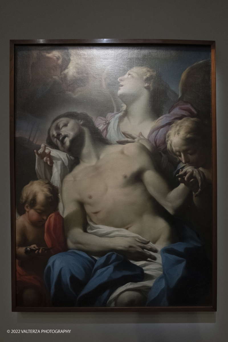 _DSF0267.jpg - 06/07/2022. Torino.  â€œvolti nel Voltoâ€� non Ã¨ solo una mostra,  si pone infatti lâ€™obiettivo di accogliere il pubblico nella dimensione di un laboratorio artistico, Ã¨ stato per questo possibile coinvolgere le migliori allieve e i migliori allievi dellâ€™Accademia nella realizzazione di dipinti on stage durante le visite alla mostra. Nella foto opera di Francesco Trevigiani, cristo morto sostenuto dagli Angeli
