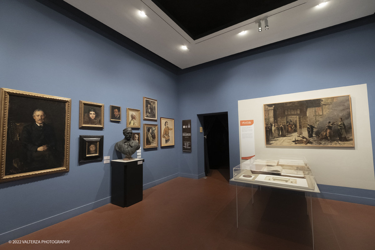 _DSF0291.jpg - 06/07/2022. Torino. â€œvolti nel Voltoâ€� non Ã¨ solo una mostra,  si pone infatti lâ€™obiettivo di accogliere il pubblico nella dimensione di un laboratorio artistico, Ã¨ stato per questo possibile coinvolgere le migliori allieve e i migliori allievi dellâ€™Accademia nella realizzazione di dipinti on stage durante le visite alla mostra. Nella foto parte dell'allestimento della mostra