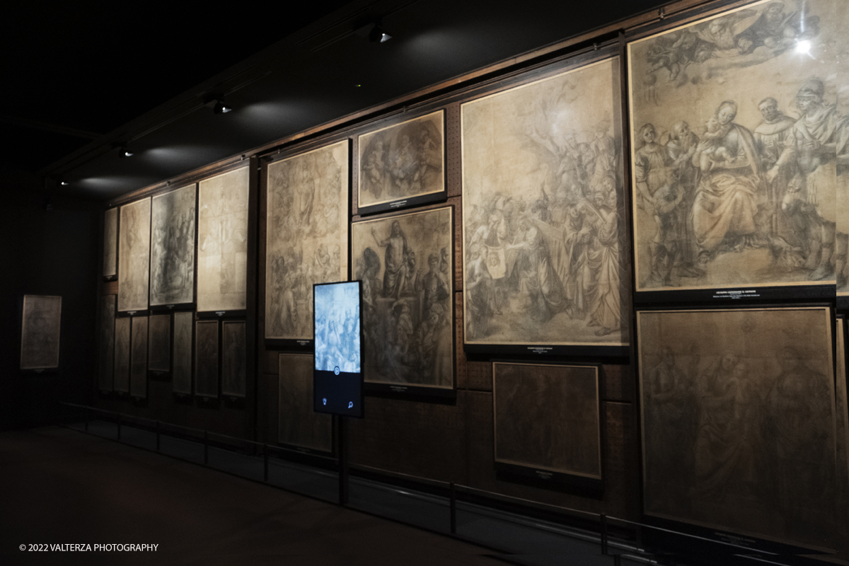 _DSF0499.jpg - 06/07/2022. Torino.  â€œvolti nel Voltoâ€� non Ã¨ solo una mostra,  si pone infatti lâ€™obiettivo di accogliere il pubblico nella dimensione di un laboratorio artistico, Ã¨ stato per questo possibile coinvolgere le migliori allieve e i migliori allievi dellâ€™Accademia nella realizzazione di dipinti on stage durante le visite alla mostra. Nella foto i cartoni di Gaudenzio Ferrari e dei suoi allievi ricchissimi di riferimenti alla storia della iconografia cristiana.
