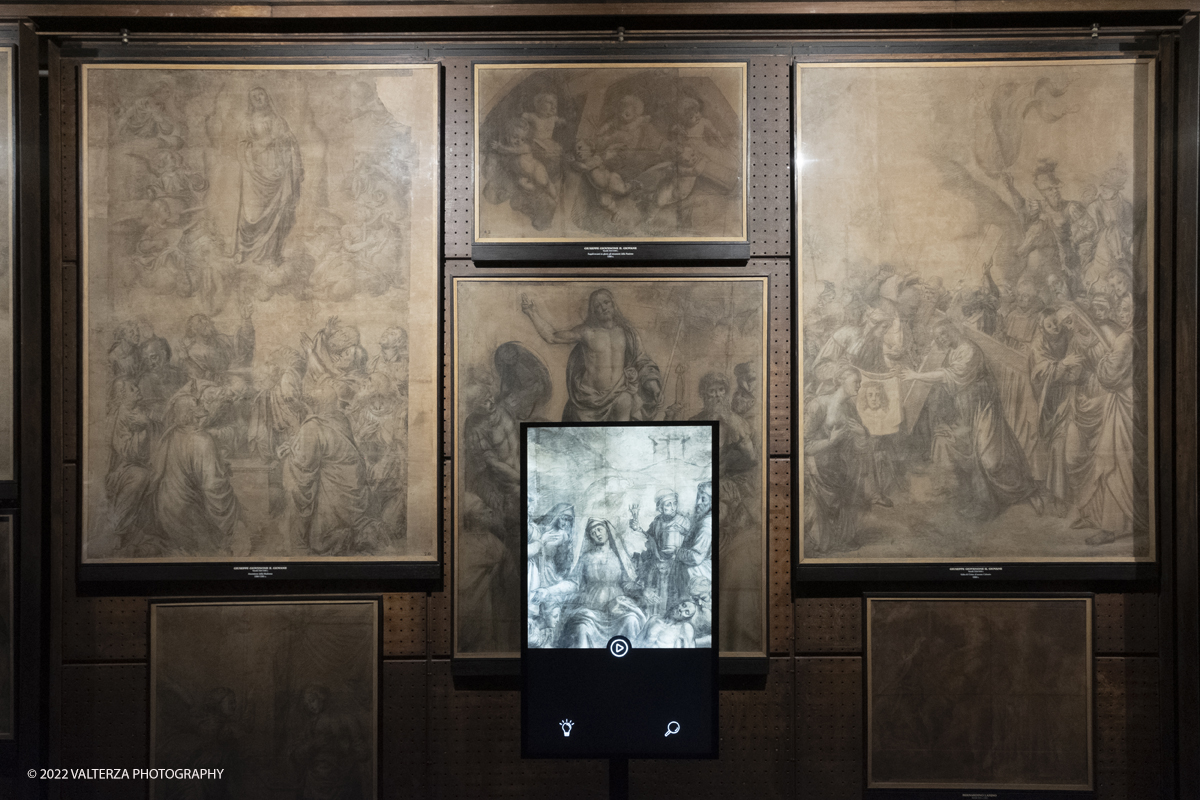 _DSF0508.jpg - 06/07/2022. Torino.  â€œvolti nel Voltoâ€� non Ã¨ solo una mostra,  si pone infatti lâ€™obiettivo di accogliere il pubblico nella dimensione di un laboratorio artistico, Ã¨ stato per questo possibile coinvolgere le migliori allieve e i migliori allievi dellâ€™Accademia nella realizzazione di dipinti on stage durante le visite alla mostra. Nella foto i cartoni di Gaudenzio Ferrari e dei suoi allievi ricchissimi di riferimenti alla storia della iconografia cristiana.