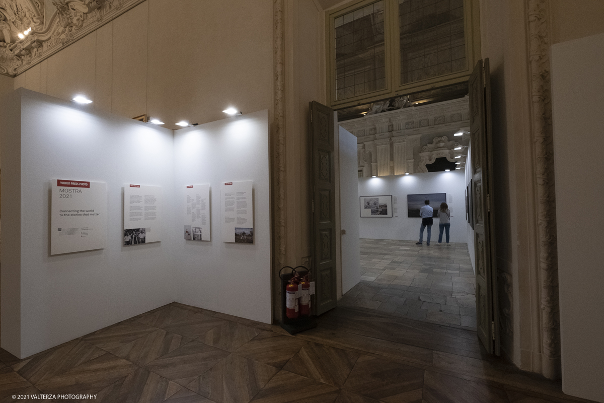 _DSF4542.jpg - 7/05/2021. Torino. Palazzo Madama ospita l'anteprima nazionale della mostra World Press Photo 2021. Nella foto l'area di ingresso alla mostra