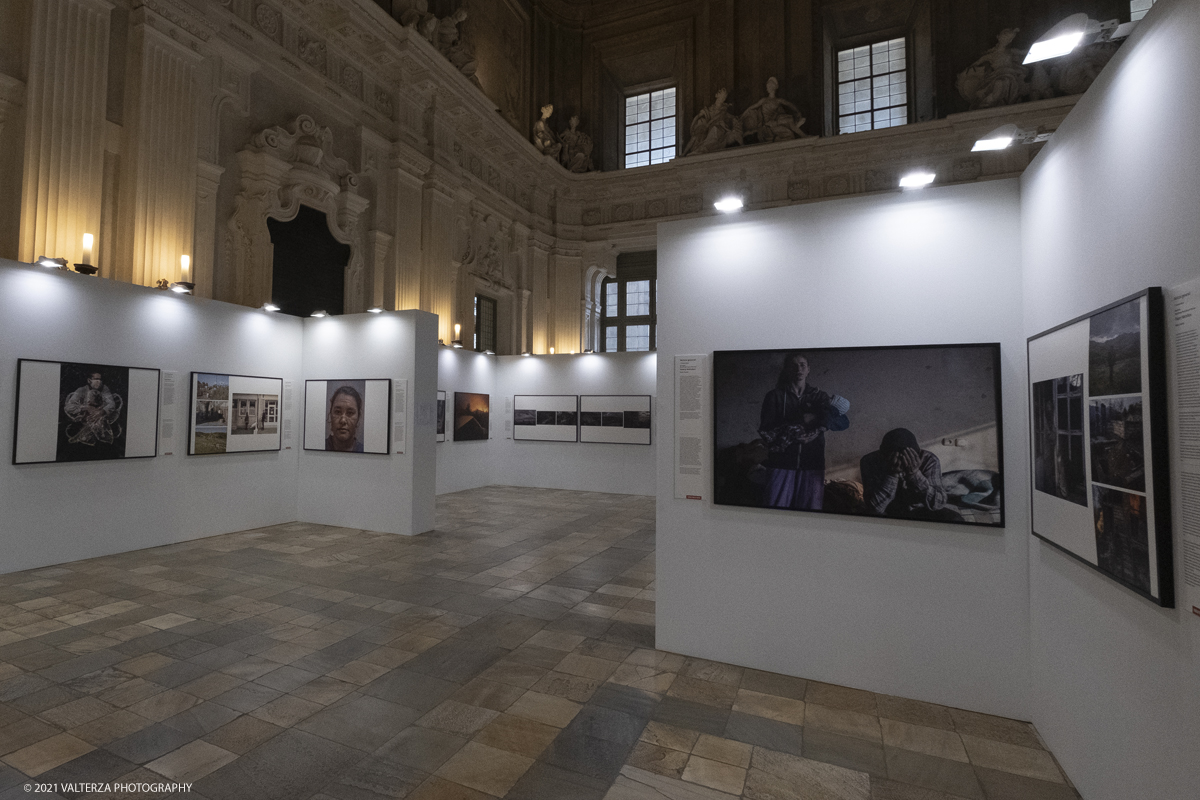 _DSF4624.jpg - 7/05/2021. Torino. Palazzo Madama ospita l'anteprima nazionale della mostra World Press Photo 2021. Nella foto parte dell'allestimento della mostra