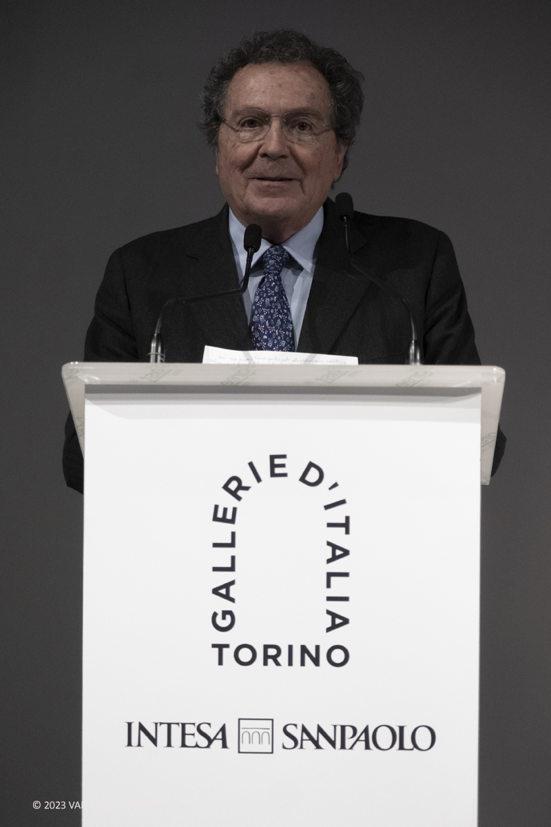 _DSF1082.jpg - 08/02/2923. Torino. Le Gallerie d'Italia aprono al pubblico dal 9 febbraio al 16 luglio 2023  DÃ©placÃ©Â·eÂ·s, la prima mostra personale in Italia di JR, artista francese famoso nel mondo per i suoi progetti che uniscono fotografia, arte pubblica e impegno sociale. Nella foto  Gian Maria Gros-Pietro Presidente del consiglio di amministrazione di Intesa Sanpaolo