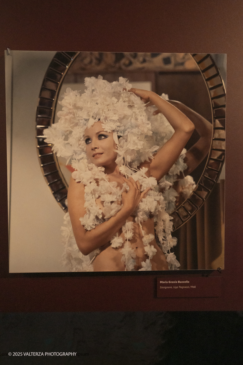 _DSF0340.jpg - 20/09/2025: Torino. Oltre il ’68: icone pop nelle fotografie di Angelo Frontoni. Le immagini in mostra, scattate principalmente per servizi fotografici a uso giornalistico, sfidano il tempo e chiamano in causa il nostro modo di vedere l’altro e di rappresentarci. Nella foto Maria Grazia Buccella