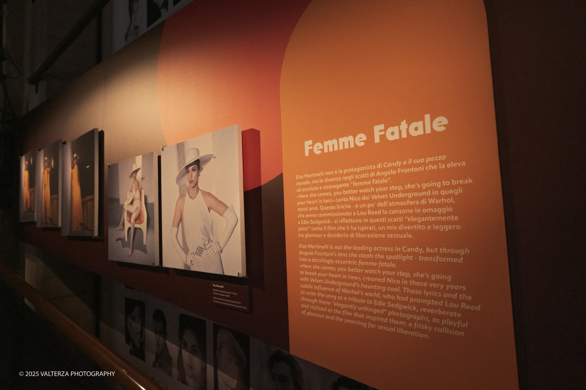 _DSF0356.jpg - 20/09/2025: Torino. Oltre il ’68: icone pop nelle fotografie di Angelo Frontoni. Le immagini in mostra, scattate principalmente per servizi fotografici a uso giornalistico, sfidano il tempo e chiamano in causa il nostro modo di vedere l’altro e di rappresentarci. Nella foto parte dell'allestimento della mostra