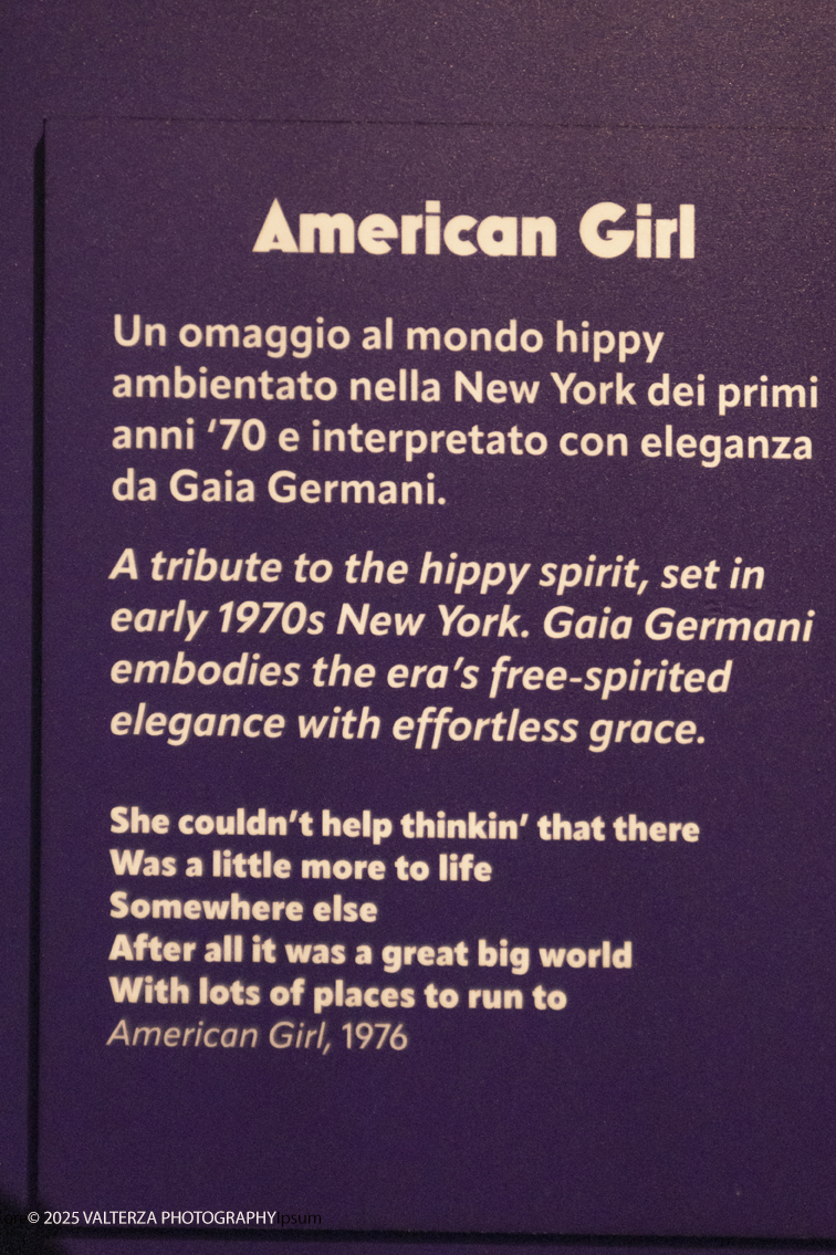 _DSF0654.jpg - 20/09/2025: Torino. Oltre il ’68: icone pop nelle fotografie di Angelo Frontoni. Le immagini in mostra, scattate principalmente per servizi fotografici a uso giornalistico, sfidano il tempo e chiamano in causa il nostro modo di vedere l’altro e di rappresentarci. Nella foto  un omaggio al mondo hippy