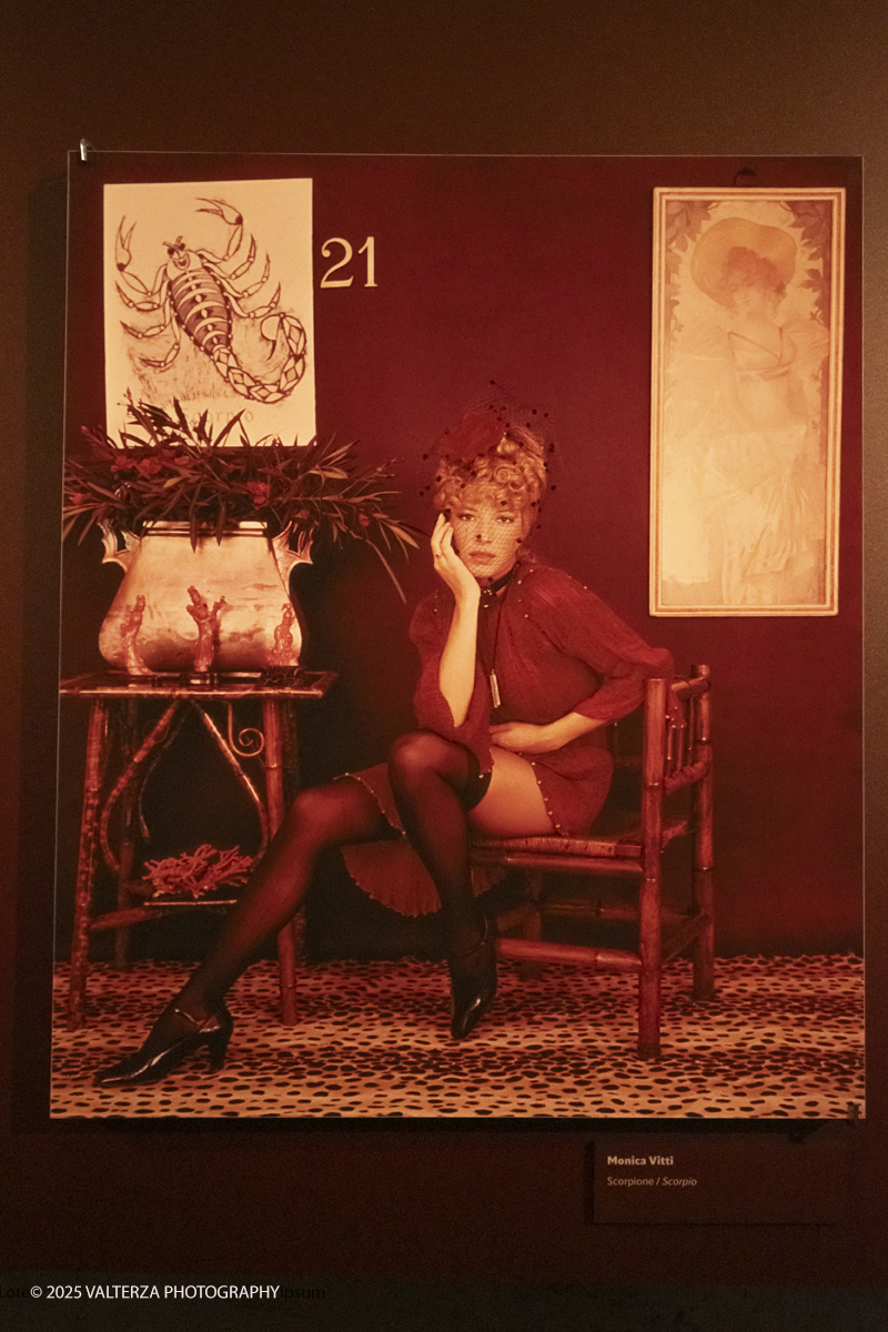 _DSF0859.jpg - 20/09/2025: Torino.  Mostra: Pazza Idea. Oltre il ’68: icone pop nelle fotografie di Angelo Frontoni. Le immagini in mostra, scattate principalmente per servizi fotografici a uso giornalistico, sfidano il tempo e chiamano in causa il nostro modo di vedere l’altro e di rappresentarci. Nella foto Monica Vitti