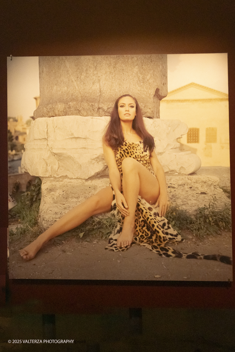 _DSF0933.jpg - 20/09/2025: Torino.  Mostra: Pazza Idea. Oltre il ’68: icone pop nelle fotografie di Angelo Frontoni. Le immagini in mostra, scattate principalmente per servizi fotografici a uso giornalistico, sfidano il tempo e chiamano in causa il nostro modo di vedere l’altro e di rappresentarci. Nella foto Marisa Mell