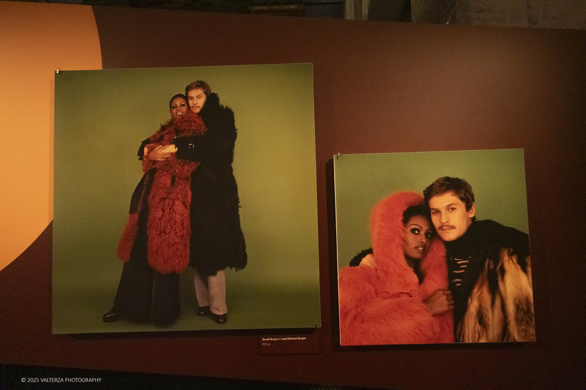 _DSF0964.jpg - 20/09/2025: Torino.  Mostra: Pazza Idea. Oltre il ’68: icone pop nelle fotografie di Angelo Frontoni. Le immagini in mostra, scattate principalmente per servizi fotografici a uso giornalistico, sfidano il tempo e chiamano in causa il nostro modo di vedere l’altro e di rappresentarci. Nella foto Marisa Mell