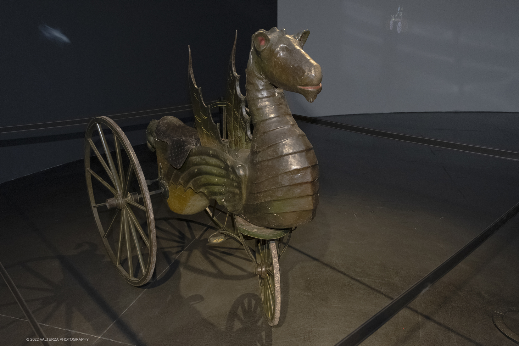_DSF1871.jpg - 08/04/2022. Torino. Dalla ruota dei Sumeri del 2500 a.C. alla prima automobile della storia, la Benz Patent Motorwagen del 1886: queste la prima e lâ€™ultima tappa, tra secoli e continenti, del viaggio tra i tredici modelli in mostra, Preistoria dellâ€™Automobileâ€� al Mauto - Museo Nazionale dellâ€™Automobile di Torino, dallâ€™8 aprile al 25 settembre. Nella foto il velocimano Milano,1819