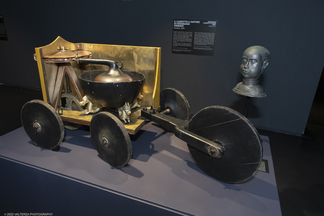 _DSF1901.jpg - 08/04/2022. Torino. Dalla ruota dei Sumeri del 2500 a.C. alla prima automobile della storia, la Benz Patent Motorwagen del 1886: queste la prima e lâ€™ultima tappa, tra secoli e continenti, del viaggio tra i tredici modelli in mostra, Preistoria dellâ€™Automobileâ€� al Mauto - Museo Nazionale dellâ€™Automobile di Torino, dallâ€™8 aprile al 25 settembre. Nella foto il carretto a vpore di Ferdinand Verbiest Pechino, 1678