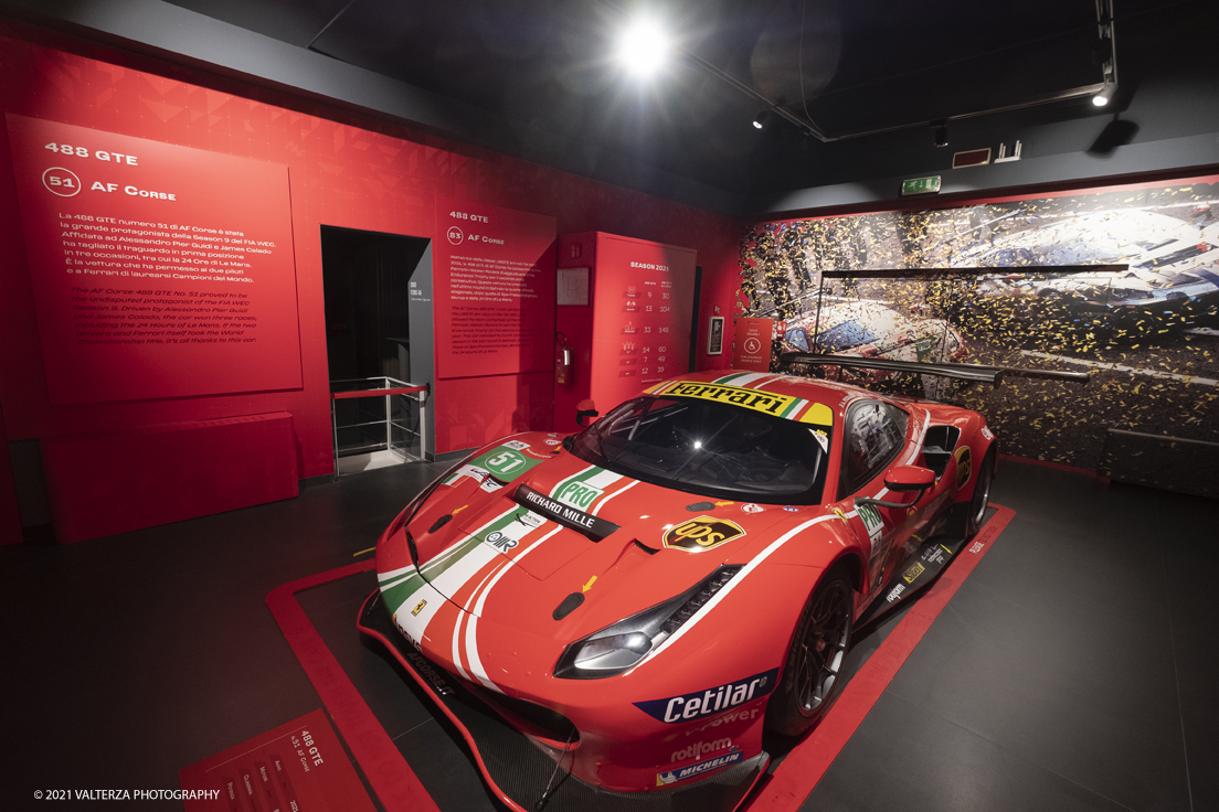 _DSF1260.jpg - 05/01/2022. Maranello. il Museo Ferrari di Maranello con il nuovo settore â€œGT 2021, a memorable yearâ€� che celebra lâ€™anno piÃ¹ vincente della storia di Ferrari nelle competizioni GT. Nella foto la nuova mostra â€œGT 2021, a memorable yearâ€� con la 488 GTE  numero 51, impegnata in classe LMGTE Pro con Alessandro Pier Guidi e James Calado che questâ€™anno si Ã¨ imposta in tre occasioni, tra cui la 24 Ore di Le Mans