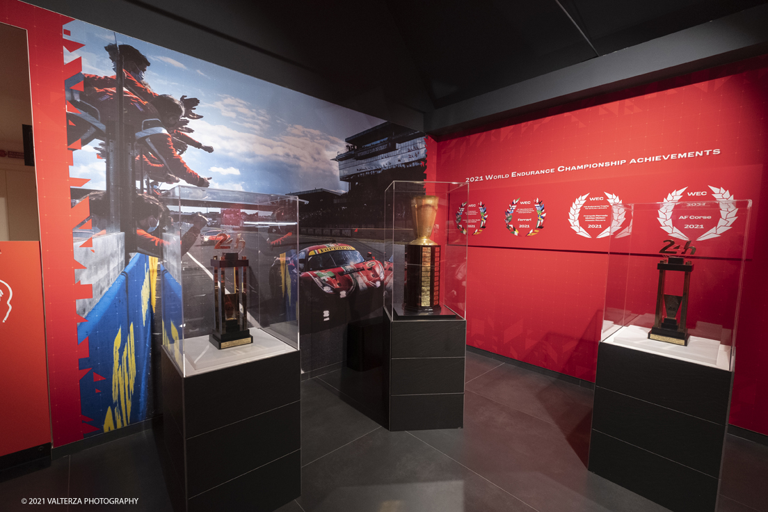 _DSF1311.jpg - 05/01/2022. Maranello. il Museo Ferrari di Maranello con il nuovo settore â€œGT 2021, a memorable yearâ€� che celebra lâ€™anno piÃ¹ vincente della storia di Ferrari nelle competizioni GT. Nella foto la nuova mostra â€œGT 2021, a memorable yearâ€� trofei vinti nelle gare di endurance del 2021